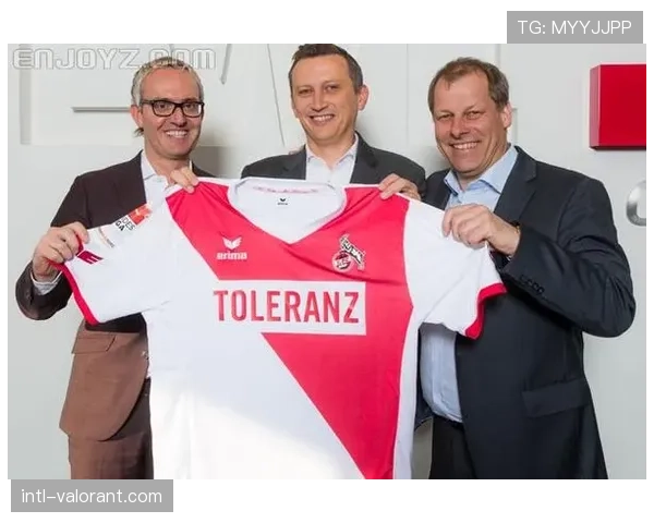 德甲俱乐部联合举办“反歧视行动周”,球员佩戴特殊袖标登场 德甲俱乐部联合举办“反歧视行动周”,球员佩戴特殊袖标登场